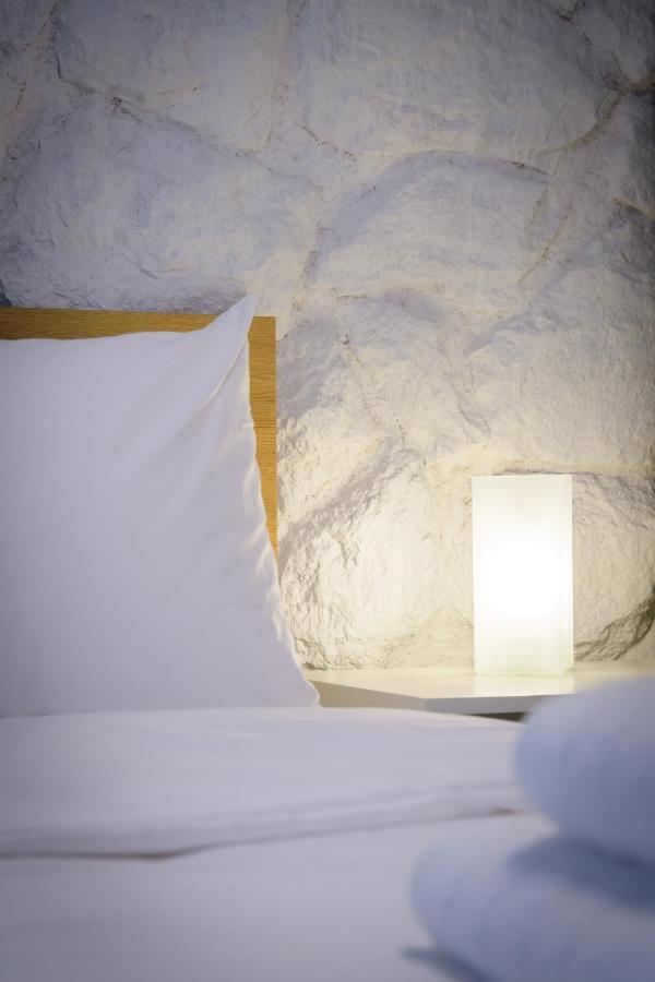 Fully Renovated Underground Flat In Pagrati Apartment Athens Luaran gambar