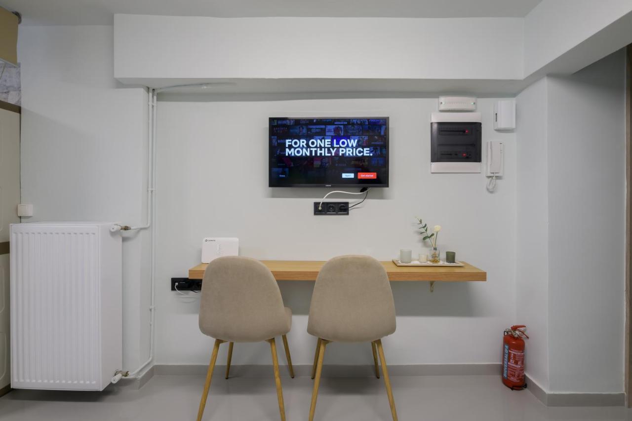 Fully Renovated Underground Flat In Pagrati Apartment Athens Luaran gambar