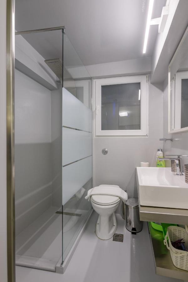 Fully Renovated Underground Flat In Pagrati Apartment Athens Luaran gambar